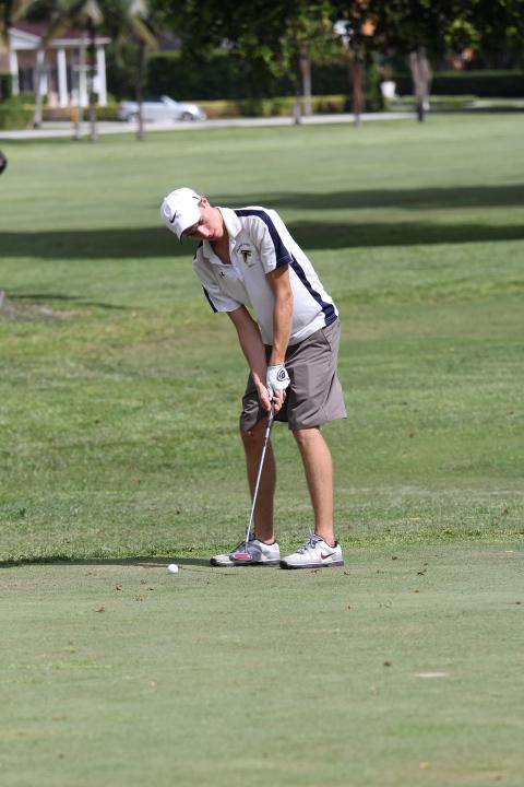 Putting in the Work: Golf Photos