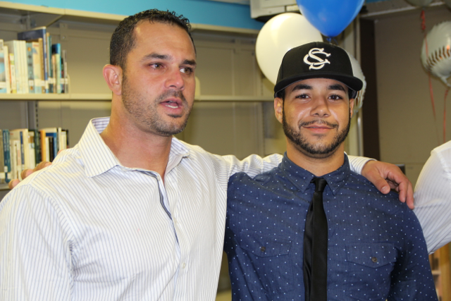 Senior+Baseball+Players+Sign+with+Colleges