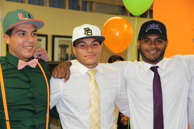 Senior+Baseball+Players+Sign+with+Colleges