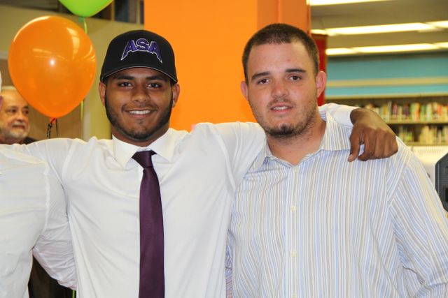 Senior Baseball Players Sign with Colleges