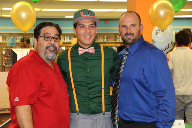 Senior+Baseball+Players+Sign+with+Colleges