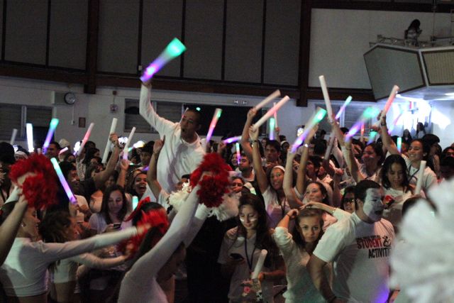 Senior Pep Rally: Glow Before You Go
