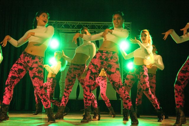 Senior Pep Rally: Glow Before You Go