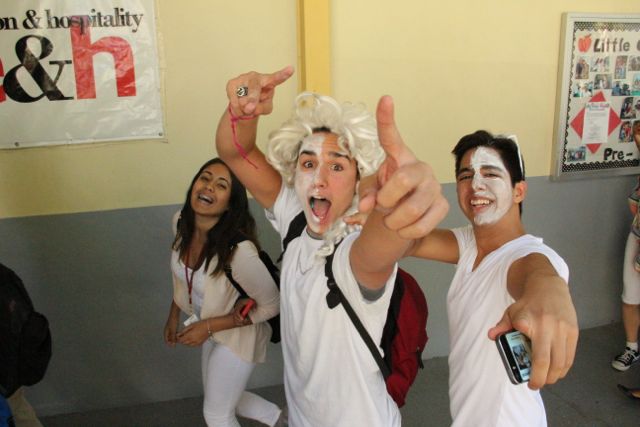 Senior Pep Rally: Glow Before You Go