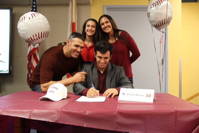 Senior+Baseball+Players+Sign+with+Colleges