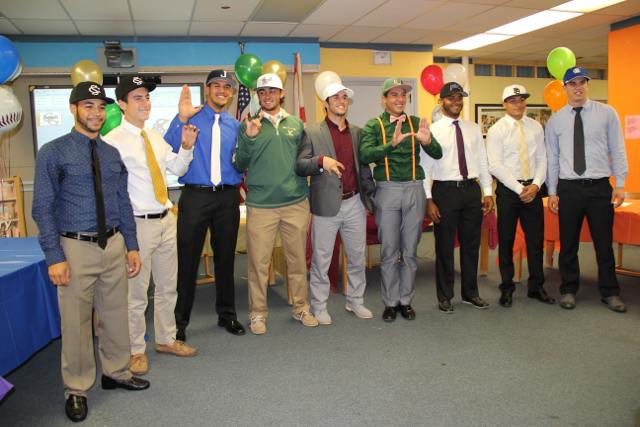 Senior+Baseball+Players+Sign+with+Colleges