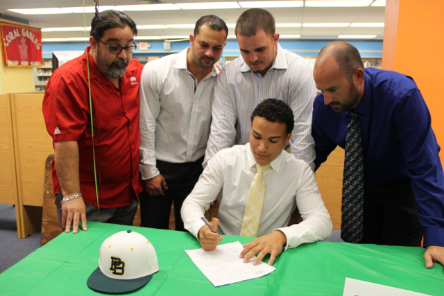 Senior+Baseball+Players+Sign+with+Colleges