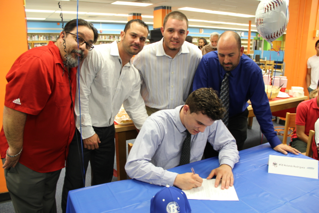 Senior+Baseball+Players+Sign+with+Colleges