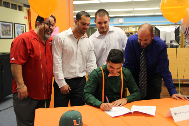 Senior+Baseball+Players+Sign+with+Colleges