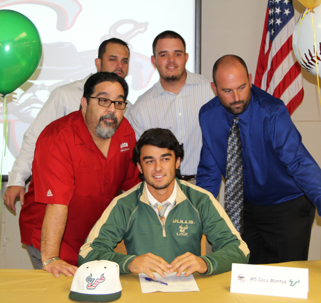 Senior+Baseball+Players+Sign+with+Colleges