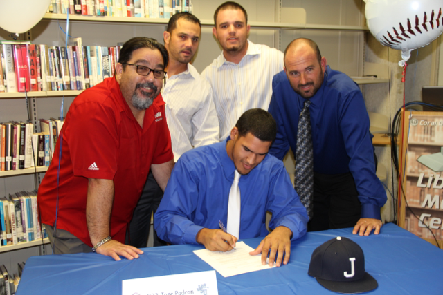 Senior Baseball Players Sign with Colleges