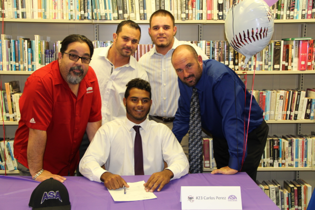 Senior+Baseball+Players+Sign+with+Colleges