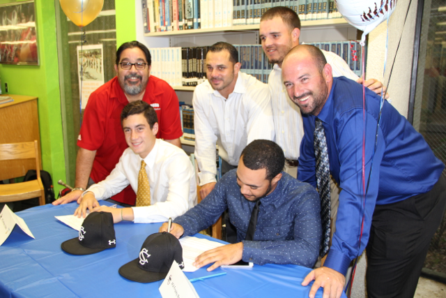 Senior+Baseball+Players+Sign+with+Colleges