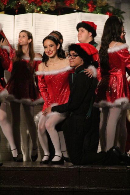 Chorus Caroling Competition