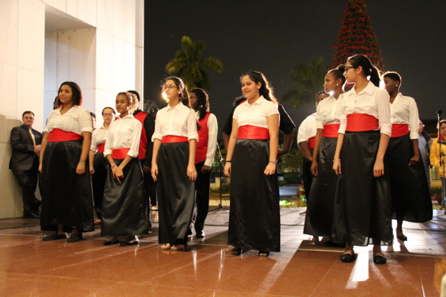 Chorus Caroling Competition