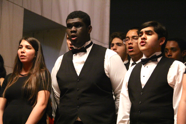 Chorus Caroling Competition