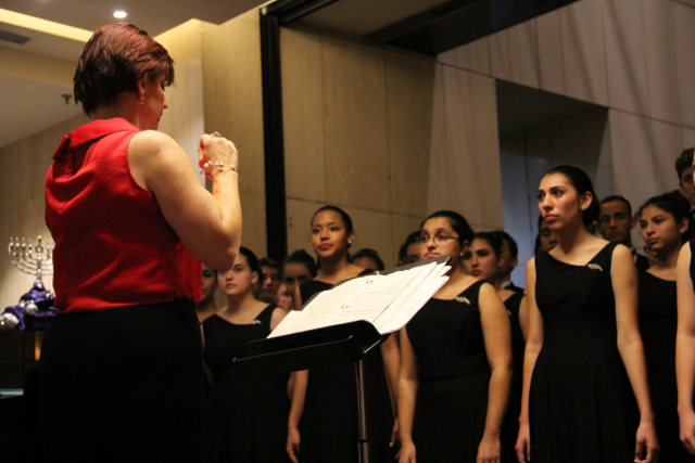 Chorus Caroling Competition