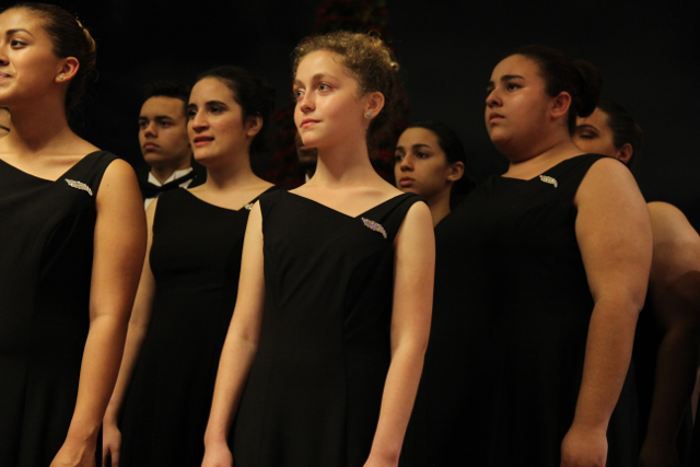 Chorus Caroling Competition