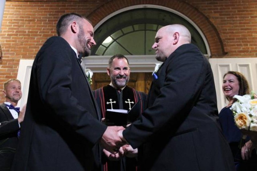 Aaron Huntsman and William Lee's dreams of getting married finally came true after same sex marriages became legal in Florida.