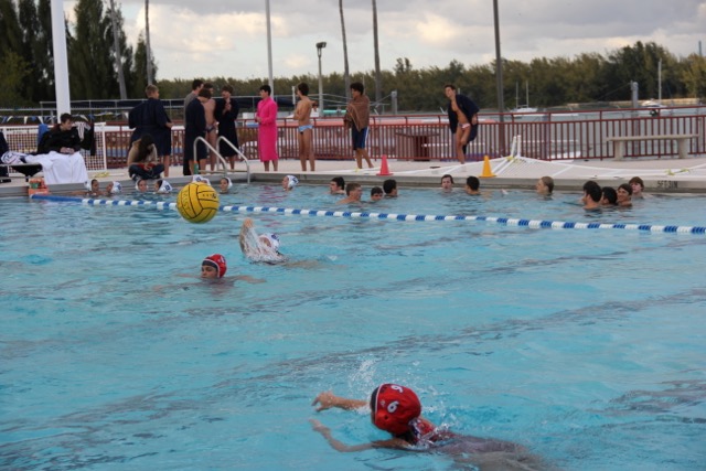 Cavalier Water Polo Take on the Makos