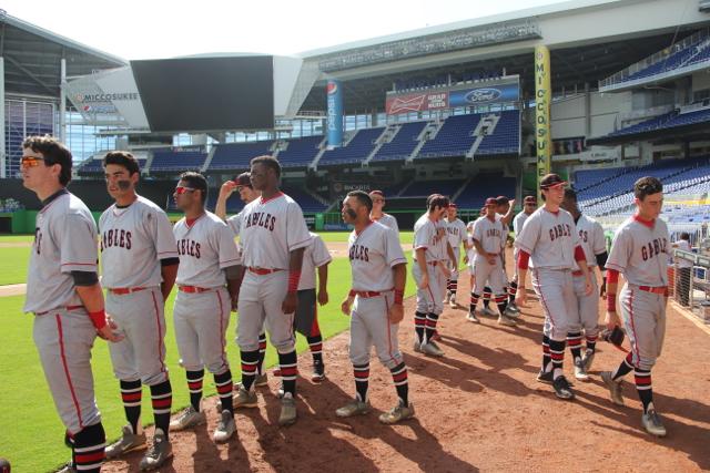 Encuentro en el Marlins Ballpark