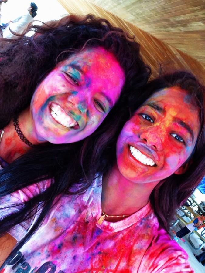 Sophomore+friends+Libertad+Robledo+%28Left%29+and+Bhargavi+Pochi+%28Right%29+celebrated+Holi+and+the+changing+of+the+seasons+with+bright+colors.+++