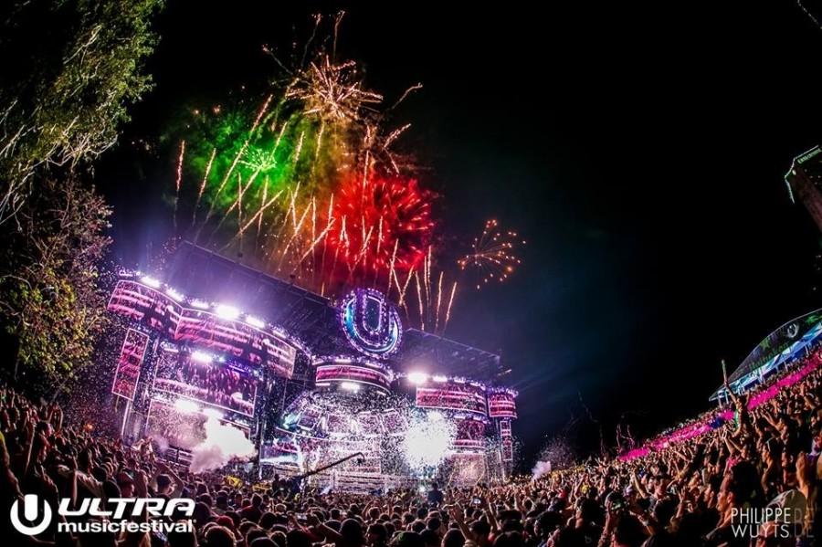 More than 150,000 people from all over the world enjoying electronic dance music.