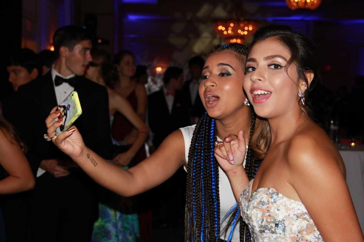 Class of 2015 Enjoys Their 'Night to Remember'