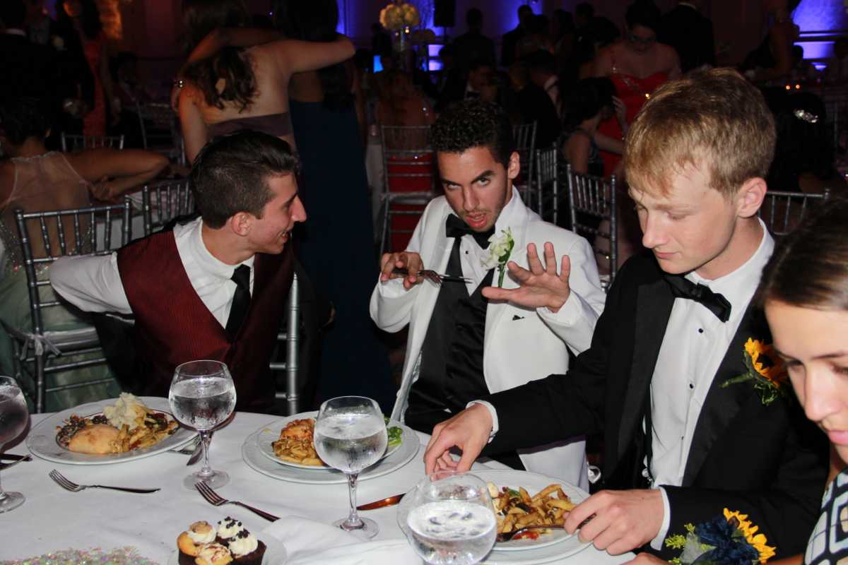 Class of 2015 Enjoys Their 'Night to Remember'