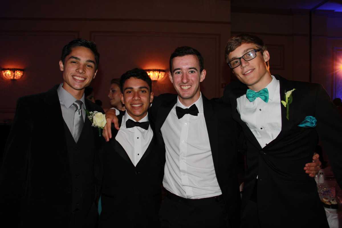 Class of 2015 Enjoys Their 'Night to Remember'