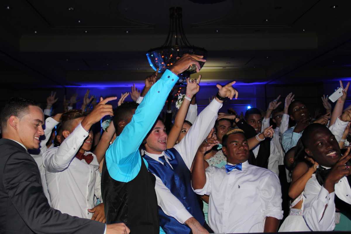 Class of 2015 Enjoys Their 'Night to Remember'