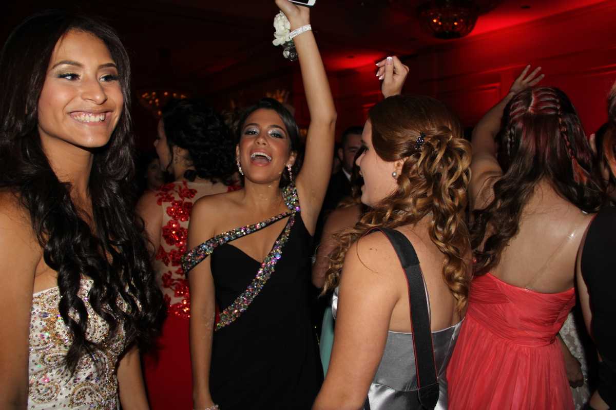 Class of 2015 Enjoys Their 'Night to Remember'