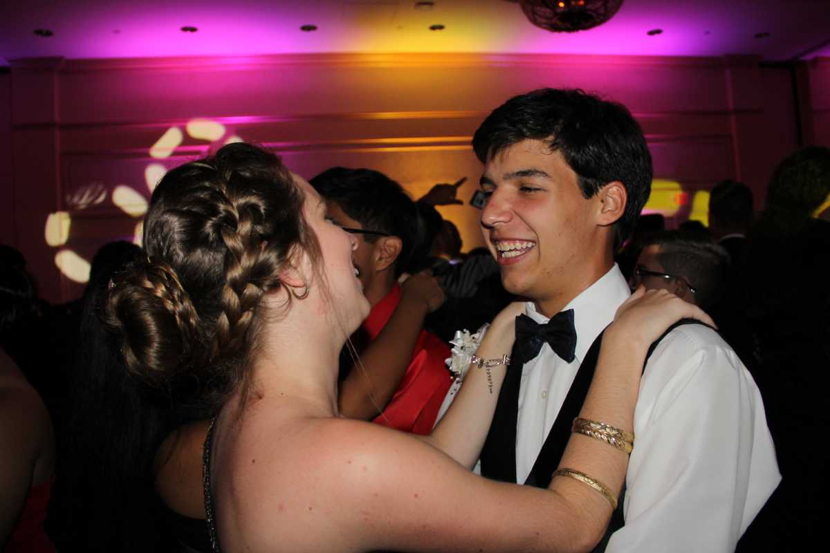Class of 2015 Enjoys Their 'Night to Remember'