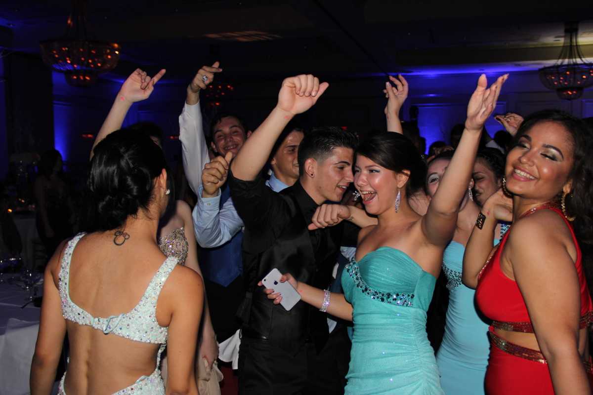 Class of 2015 Enjoys Their 'Night to Remember'