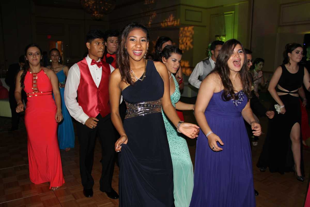 Class of 2015 Enjoys Their 'Night to Remember'