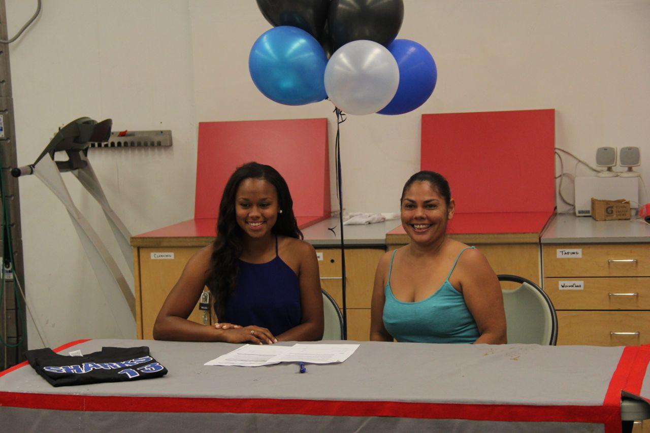 Chanelle 'Coco' Wilson signs with Miami-Dade College Softball!