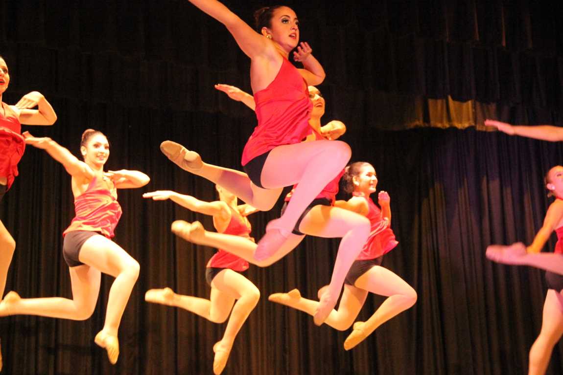 Senior Gablettes Take Final Bow