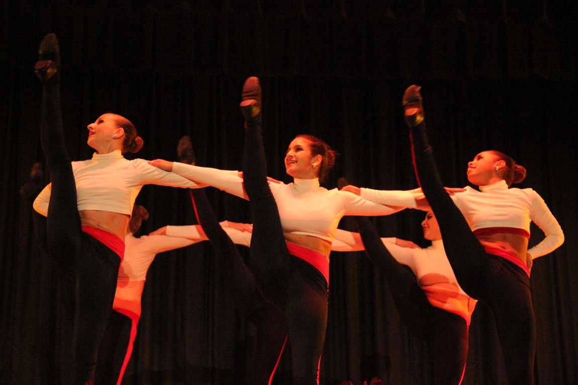 Senior Gablettes Take Final Bow