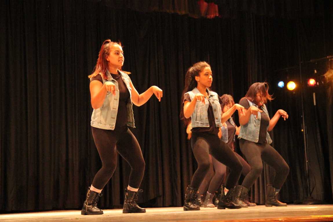 Senior Gablettes Take Final Bow