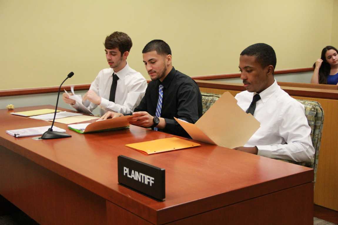 Law Students Attend Mock Trial