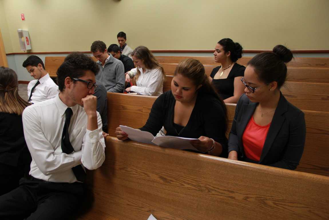 Law Students Attend Mock Trial