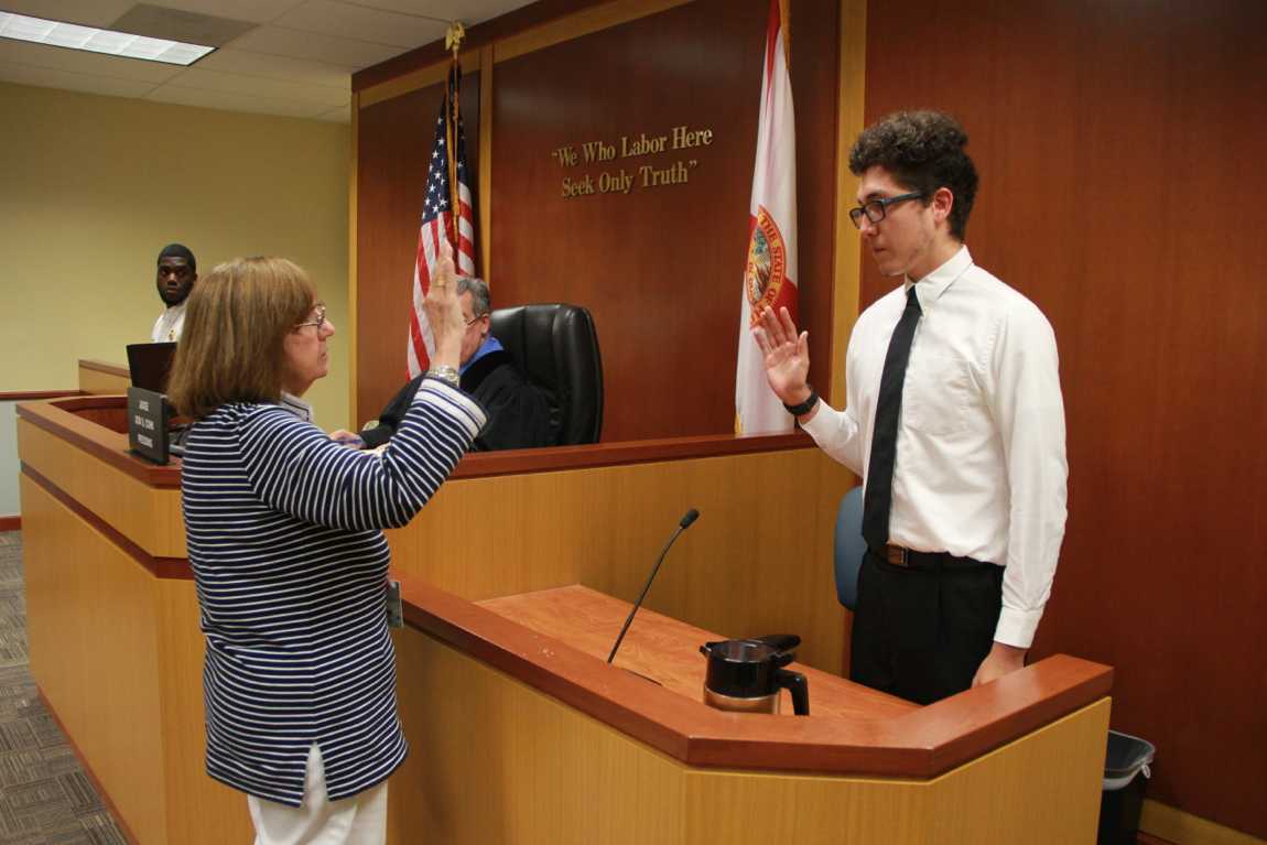 Law Students Attend Mock Trial