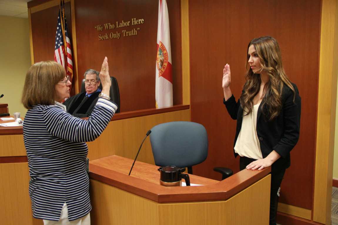 Law Students Attend Mock Trial