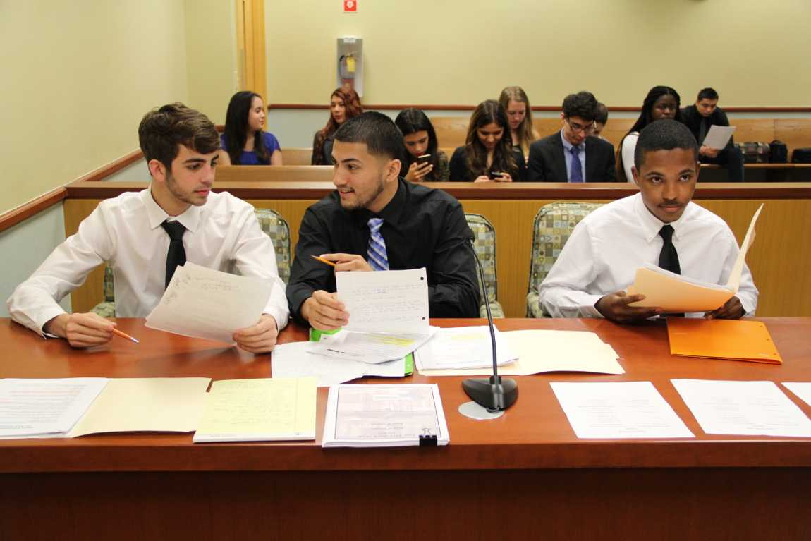 Law Students Attend Mock Trial