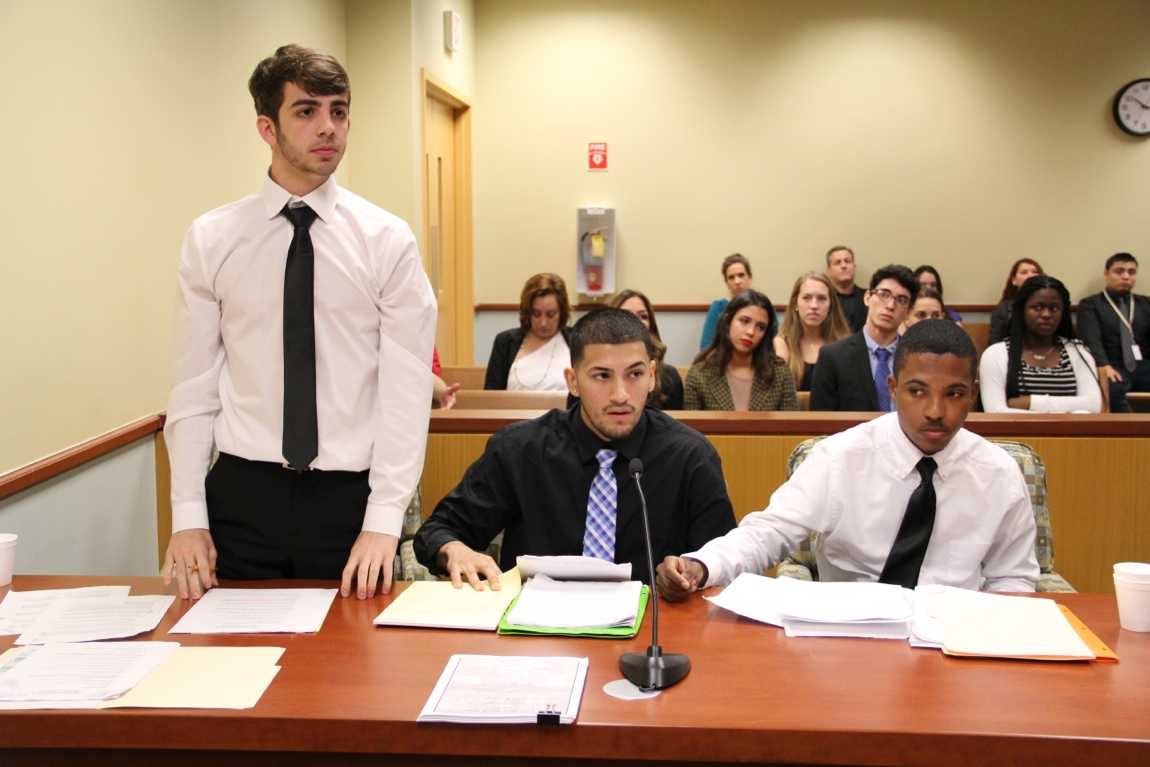 Law Students Attend Mock Trial
