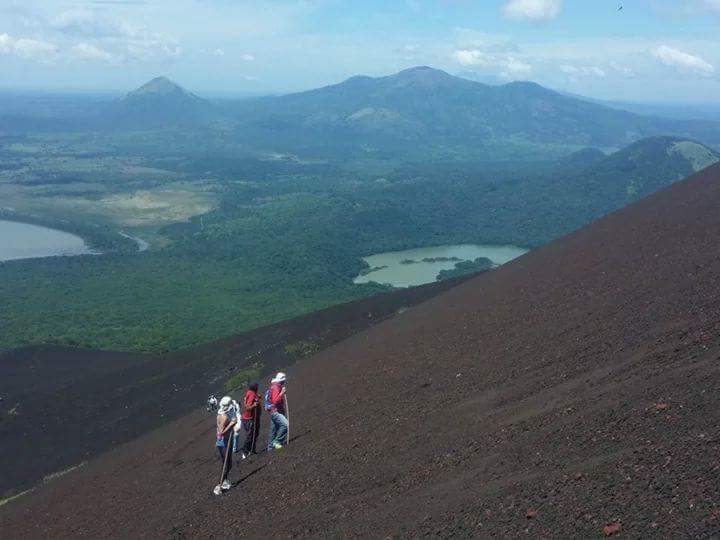 ¿Por qué visitar el pacífico de la tierra de lagos y volcanes?
