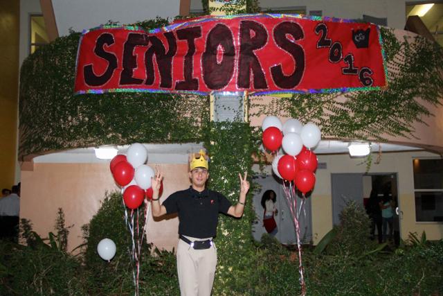 Seniors+Take+The+Red+Carpet