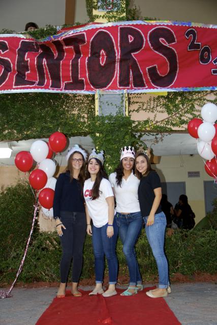 Seniors+Take+The+Red+Carpet