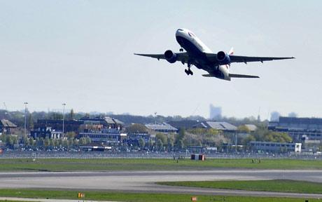 Long flights can be boring and uncomfortable; it's good to take precautions to prevent these inconveniences!