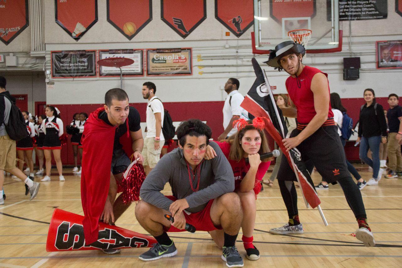 Primer “Pep Rally” del año: Gables contra Killian